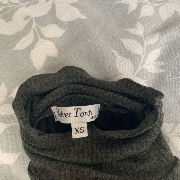 Gray form fitting dress - Picture 3 of 4